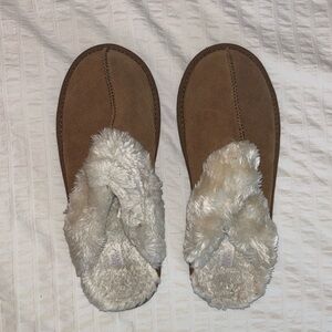 Size 8W Slippers